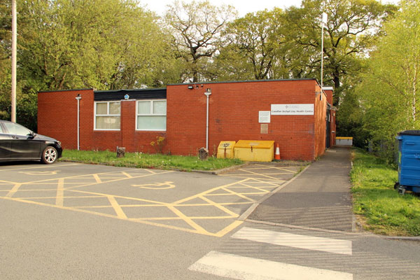 Canolfan Iechyd Llai